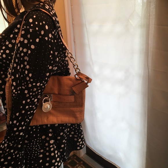 Michael Kors tanish/brown Leather Envelope Shoulder Bag - Picture 11 of 16